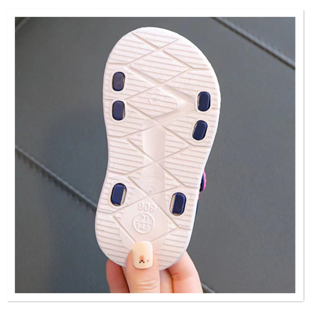 Children's and Girls' Sandals 2023 New Korean Edition Soft Sole Anti slip Medium and Small School Boys' and Baby Beach Sandals