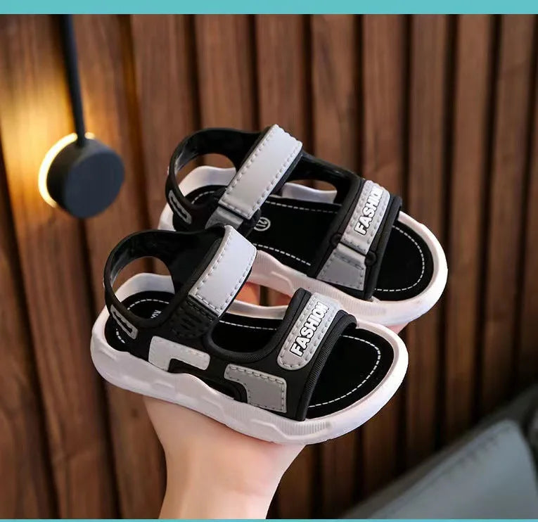 Children's and Girls' Sandals 2023 New Korean Edition Soft Sole Anti slip Medium and Small School Boys' and Baby Beach Sandals