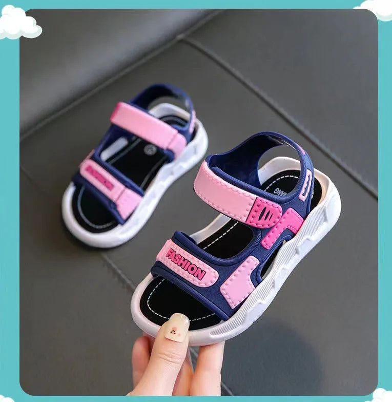 Children's and Girls' Sandals 2023 New Korean Edition Soft Sole Anti slip Medium and Small School Boys' and Baby Beach Sandals