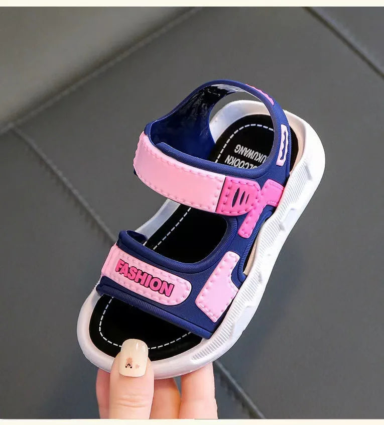Children's and Girls' Sandals 2023 New Korean Edition Soft Sole Anti slip Medium and Small School Boys' and Baby Beach Sandals